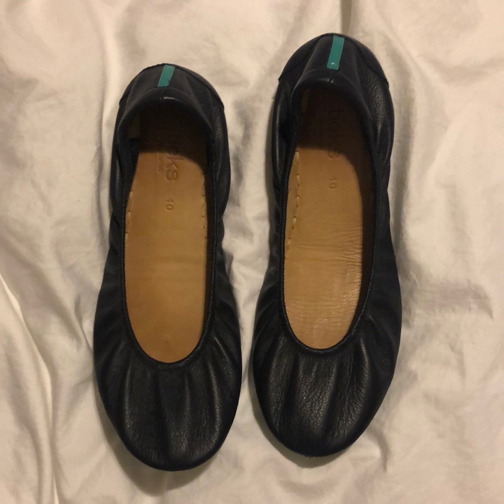 Navy tieks